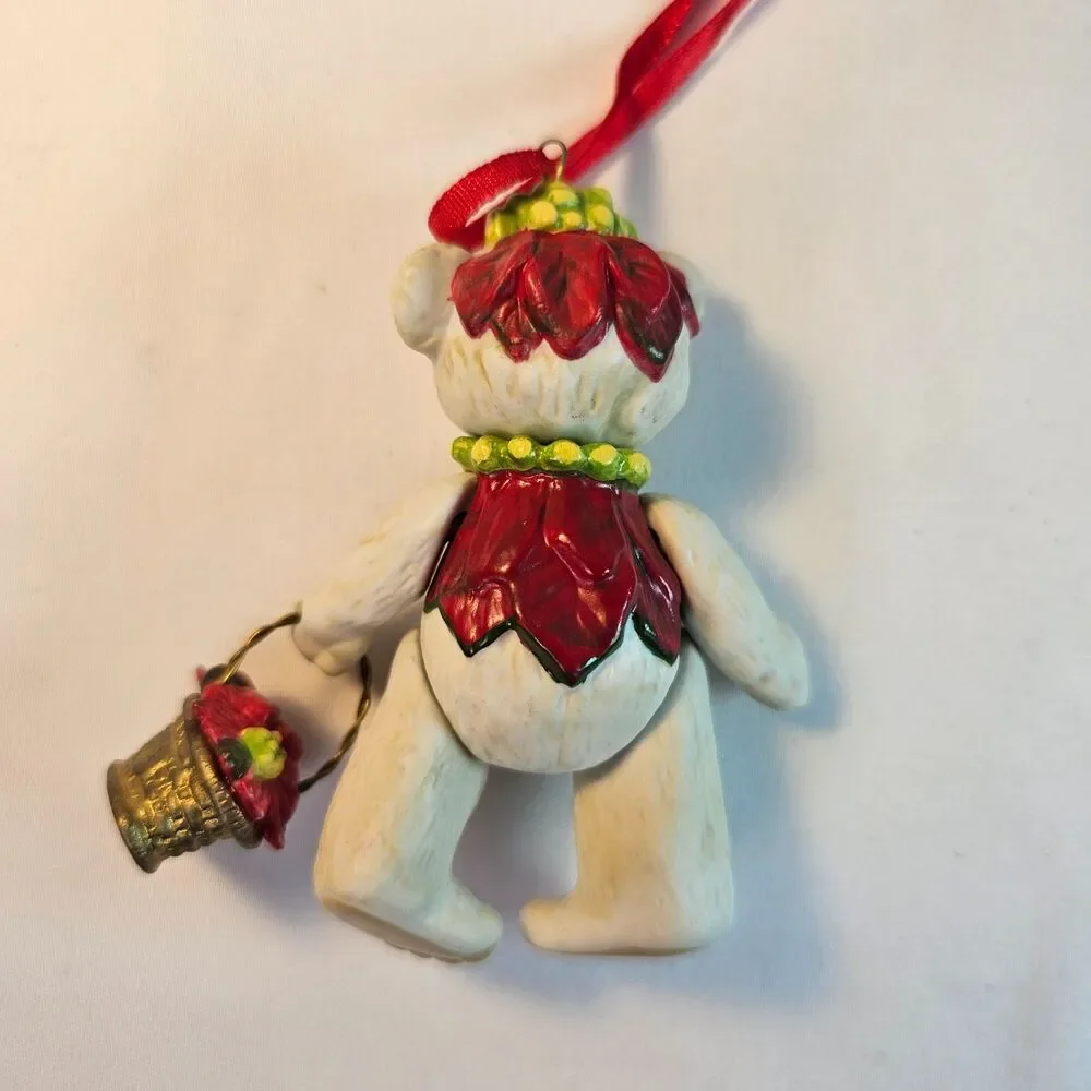 Hallmark Keepsake 2002 Gift Bearers #4 Porcelain Bear Ornament QX8883 Box